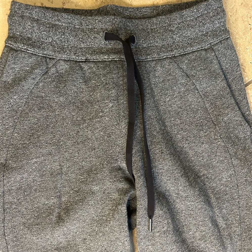 Lululemon joggers - Picture 2 of 3